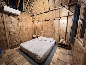 Classic Double Room | Laptop workspace, free WiFi, bed sheets - C Family Hotel (Cimahi)