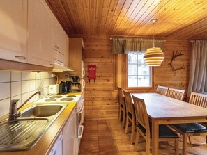 Fridge, microwave, dishwasher, cookware/dishes/utensils