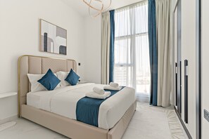 2 bedrooms, free WiFi, bed sheets - Spacious 2BR in Dubai Science Park with Private Pool (Dubai)