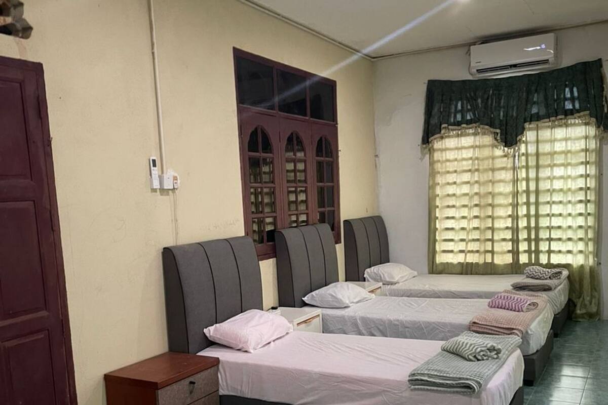 Free WiFi, bed sheets
