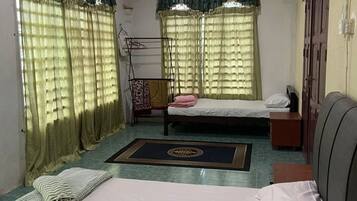 Free WiFi, bed sheets