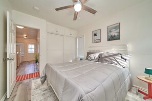 2 bedrooms, internet, bed sheets