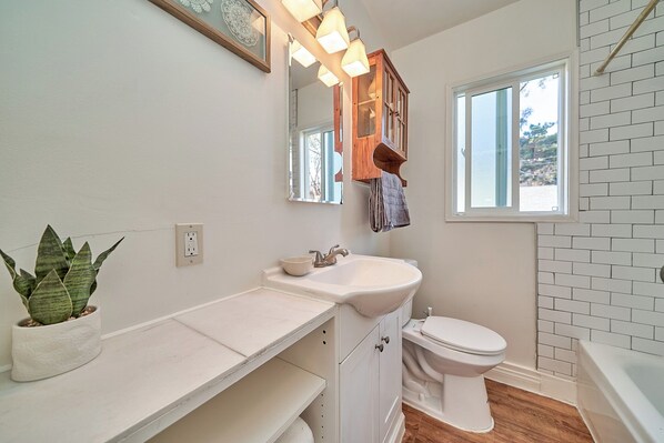 Towels, toilet paper