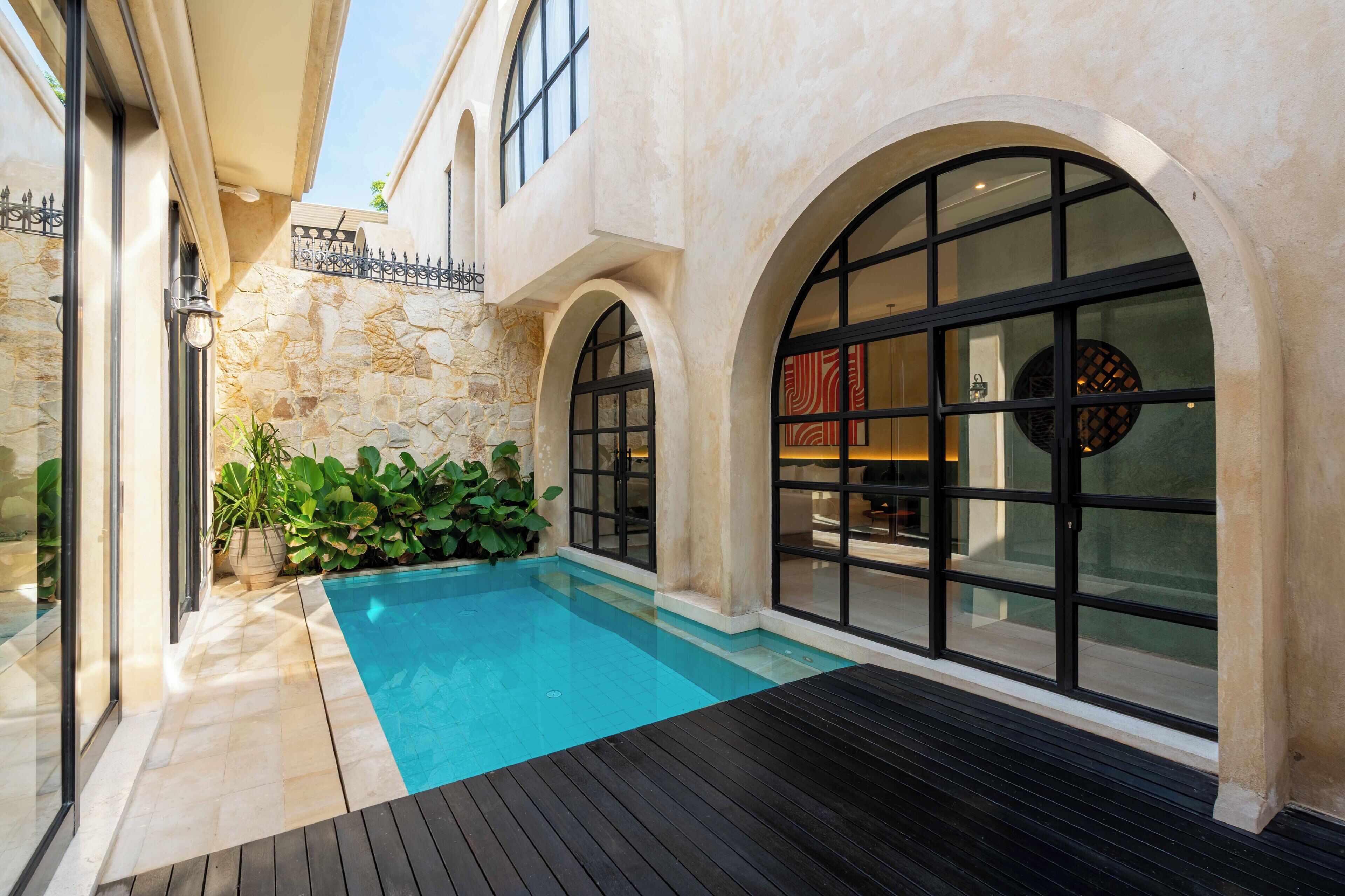 Family Villa, Pool View | Desk, iron/ironing board, free WiFi, bed sheets