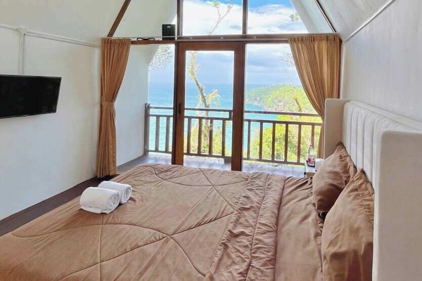 Deluxe Double Room | Desk, WiFi (free), bed sheets