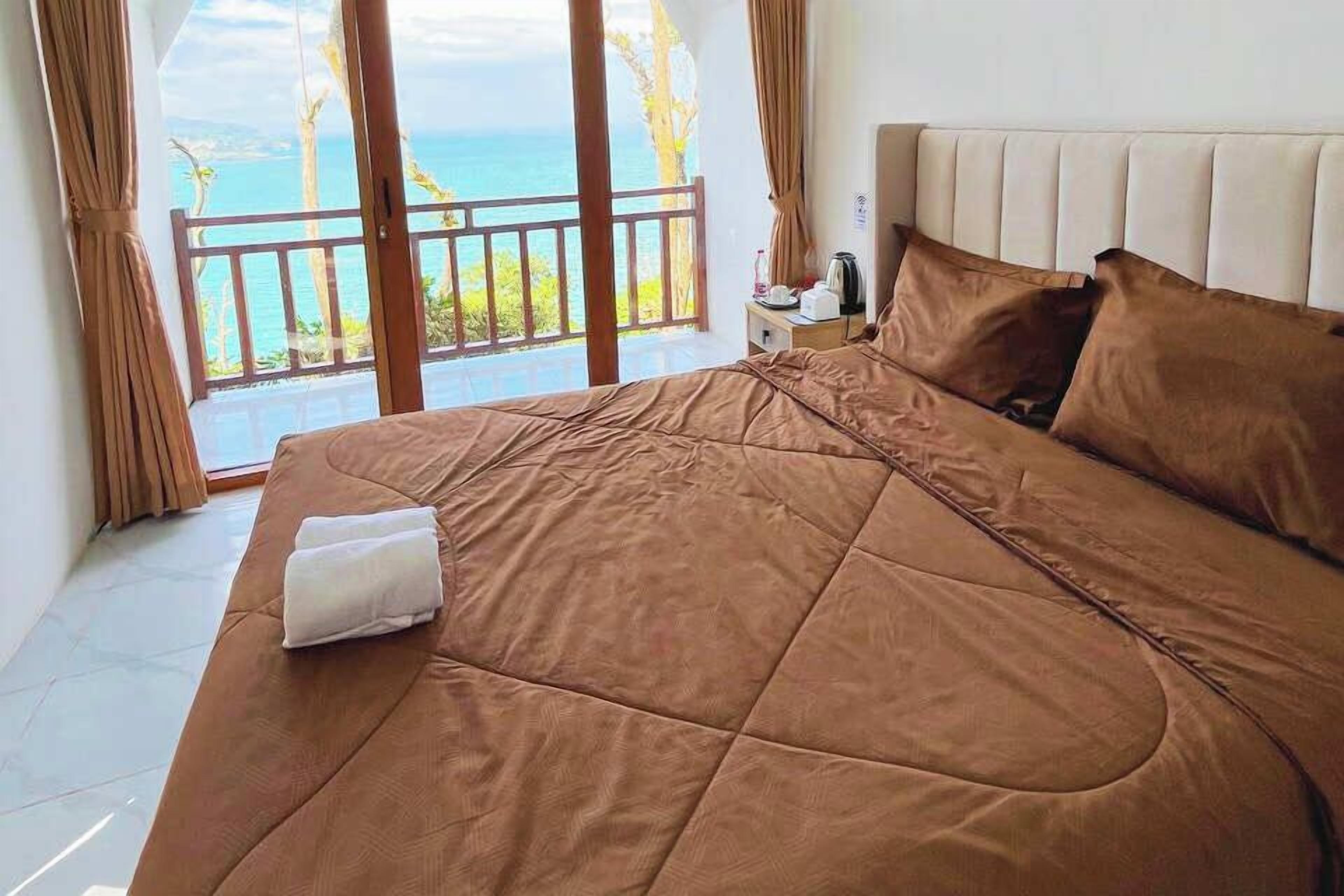 高级双人房 | 办公桌、免费 WiFi、床单