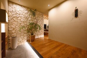 Nội thất lối vào