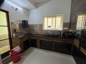 Deluxe Apartment, Balcony | Private kitchen