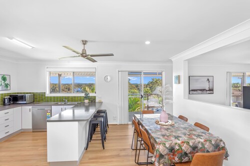 Beachside Bliss | Spacious Forster Getaway