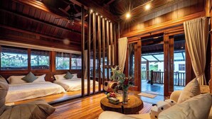 Villa, Garden View, Poolside | Peti besi dalam bilik, langsir/tirai gelap terus 