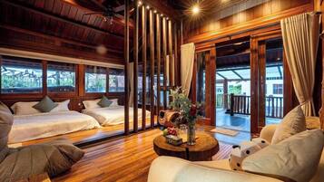 Villa, vue jardin, en bord de piscine