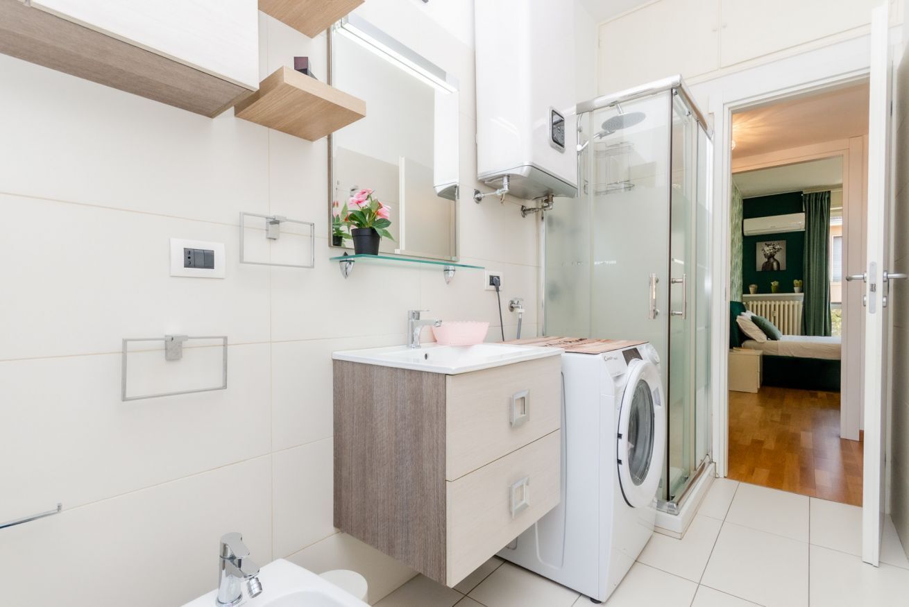 Dusche, Haartrockner, Bidet, Handtücher