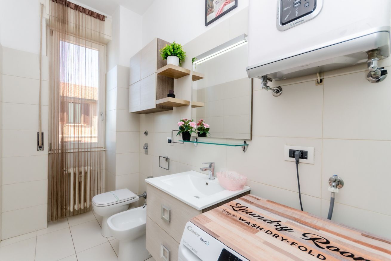 Dusche, Haartrockner, Bidet, Handtücher