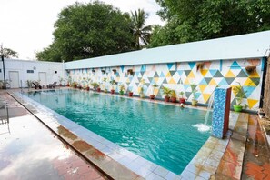 Outdoor pool - The Whistling Pine Woods  (Mannarkkad)