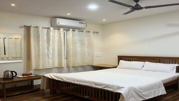 Deluxe Room, 1 Double Bed | Premium bedding, free WiFi, bed sheets