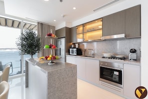 Departamento de lujo, balcón, vista a la playa | Tabla de planchar con plancha, cunas, wifi gratis y ropa de cama