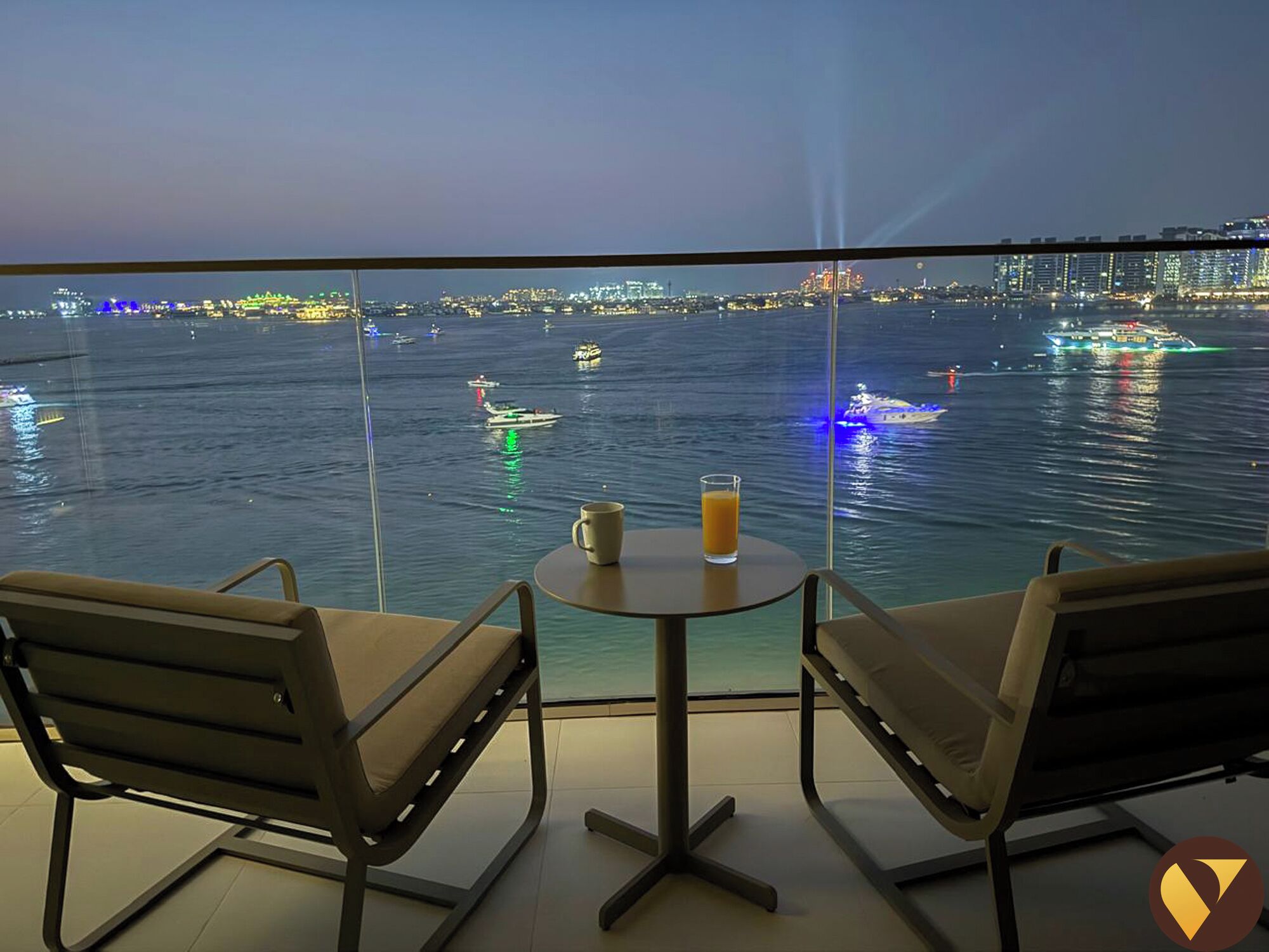 Departamento de lujo, balcón, vista a la playa | Tabla de planchar con plancha, cunas, wifi gratis y ropa de cama 