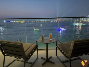 Departamento de lujo, balcón, vista a la playa | Tabla de planchar con plancha, cunas, wifi gratis y ropa de cama 