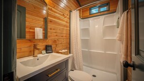 Unit 9-Violet-Green Swallow (The Marilyn Monroe Cabin) | Bathroom | Shower, rainfall showerhead, hair dryer, towels - Arkouda Cabins (Big Bear Lake)