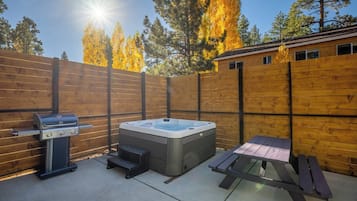 Hytte – executive, 3 soverom, spabadekar | Sengetøy i egyptisk bomull, sengetøy av topp kvalitet og minibar