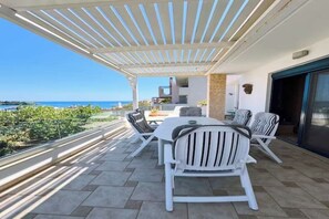 Outdoor dining - Casa Anna Maria luxury villa near the sea (Heraklion)