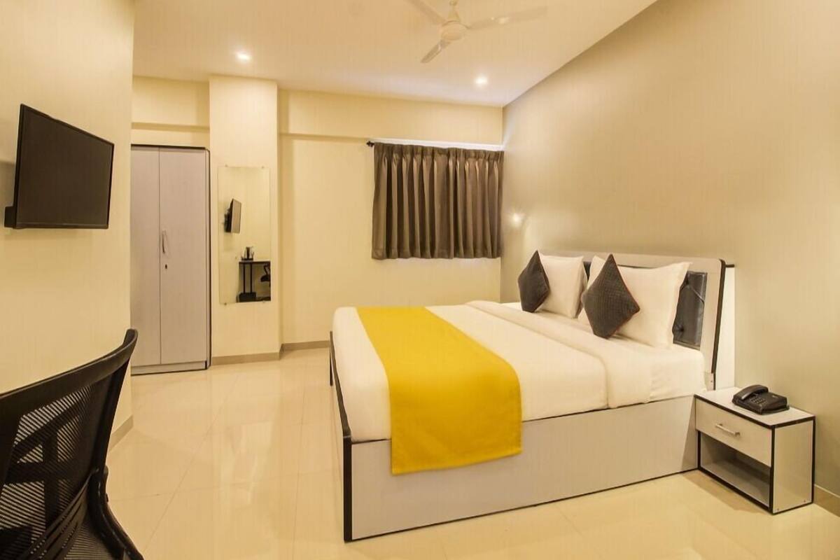 Habitación doble superior, vista a la ciudad | Escritorio y wifi gratis