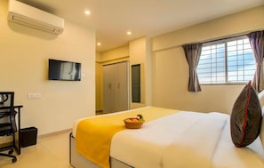 Premium Twin Room | City view - Housemate Hotels & Restaurant  (Pune)