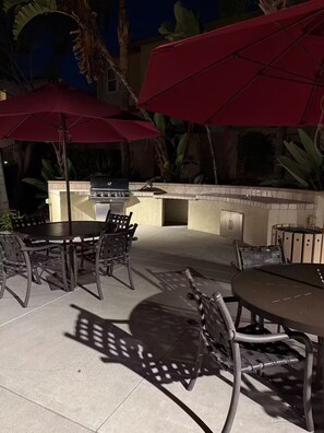 Outdoor dining - Home Sweet Home (Chula Vista)