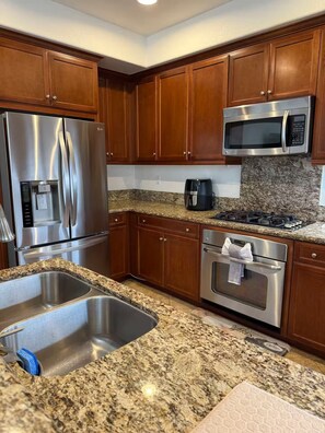 Private kitchen - Home Sweet Home (Chula Vista)