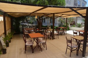 Khu ẩm thực ngoài trời