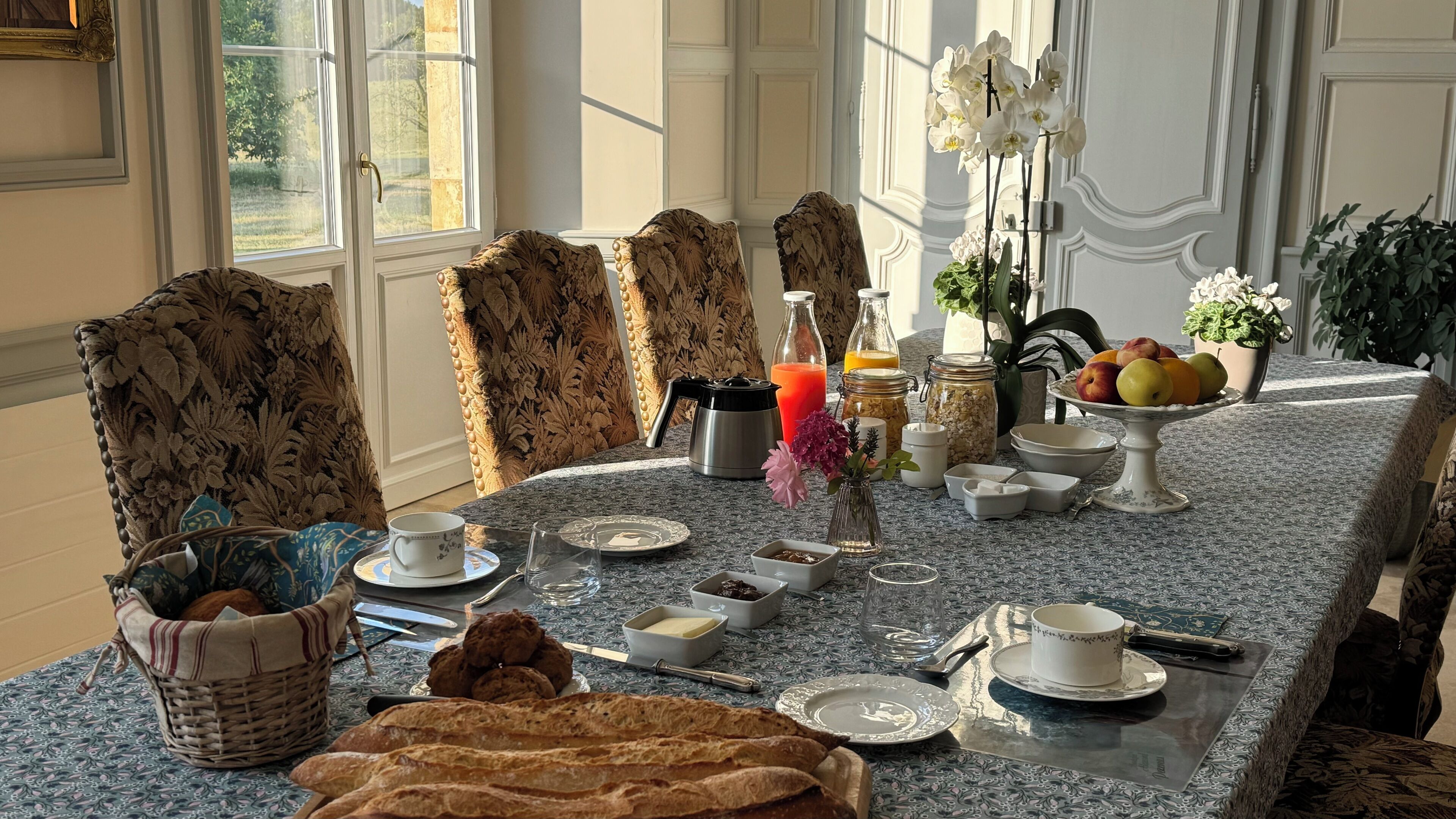 Free daily continental breakfast