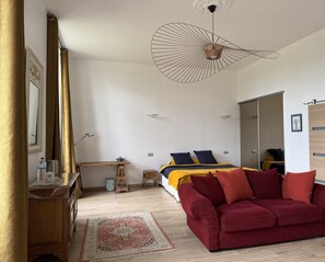 Habitación triple Deluxe, vista al parque | Wifi gratis 