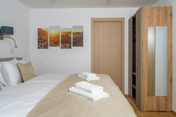 Classic Double or Twin Room, Courtyard View | In-room safe, blackout drapes, iron/ironing board, free WiFi - Landhouse Bled (Bled)