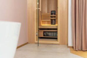 Deluxe Double Room, Balcony, Mountain View | In-room safe, blackout drapes, soundproofing, iron/ironing board - Landhouse Bled (Bled)