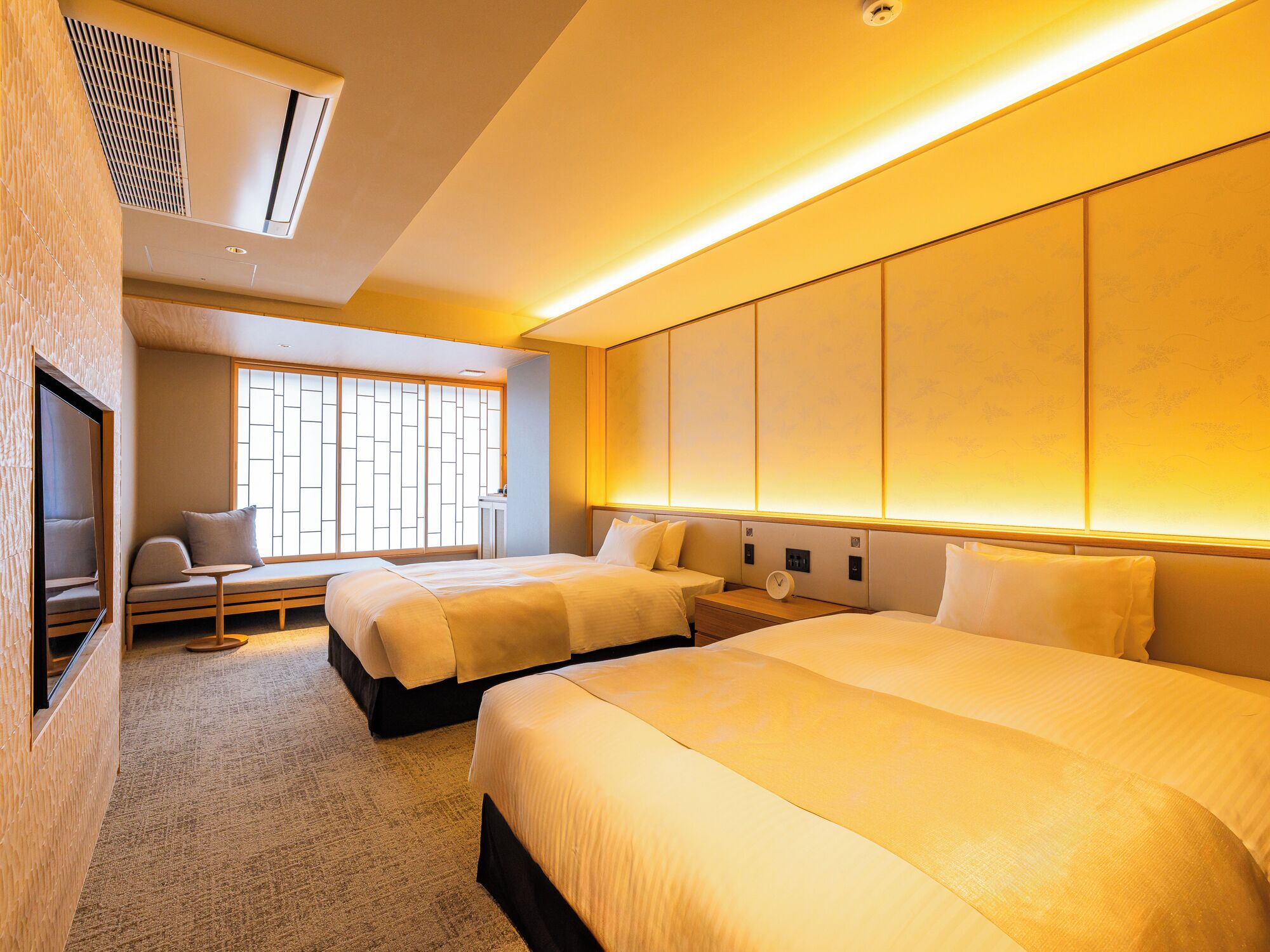 Habitació amb dos llits individuals estàndard, 2 llits dobles, no fumadors, vistes al riu | Caixa forta a l'habitació i cortines opaques 