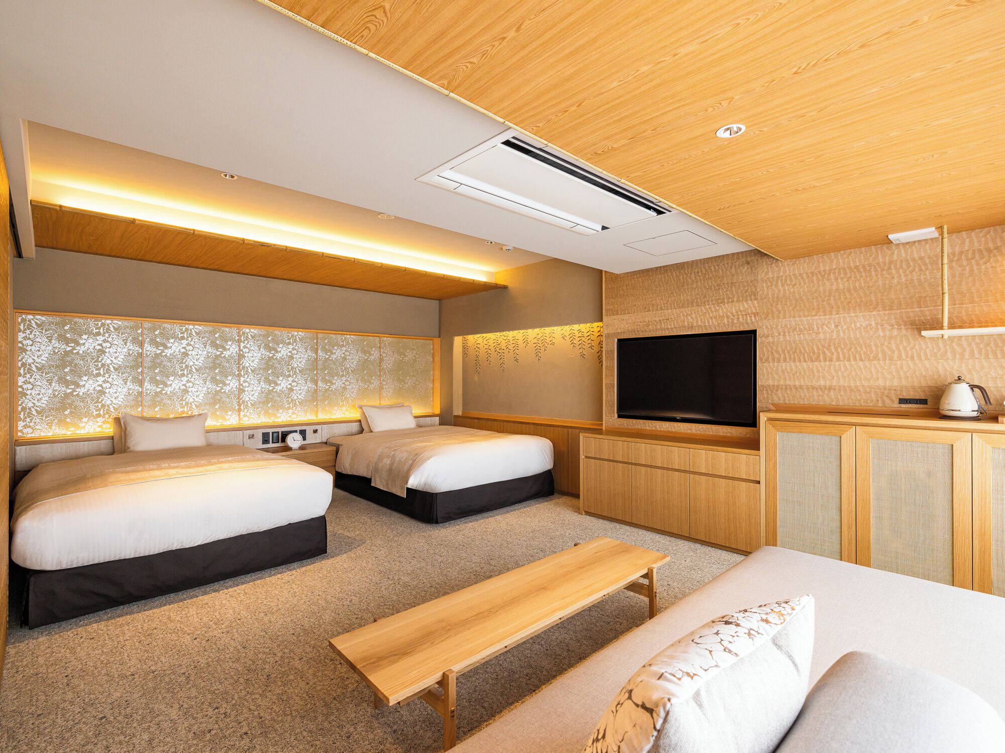 Habitació amb dos llits individuals superior, 2 llits dobles, no fumadors, vistes al riu | Caixa forta a l'habitació i cortines opaques 