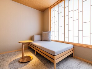 Standard Twin Room, 2 Double Beds, Non Smoking, River View