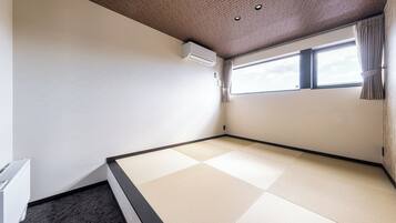 Family Room | Free WiFi