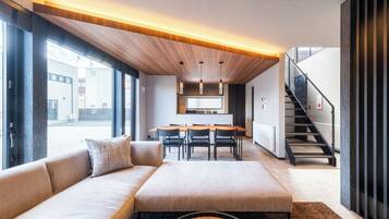 Family Room | Free WiFi