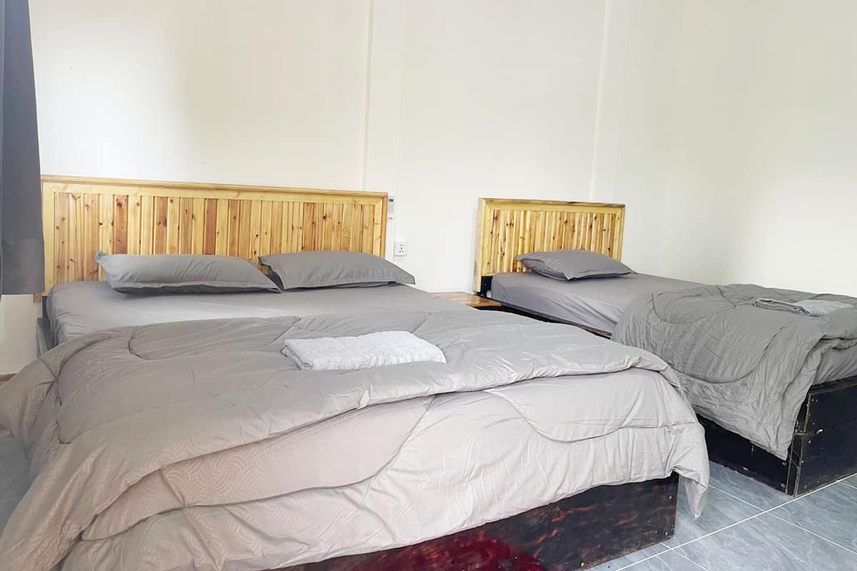 Basic Triple Room, Balcony, Garden View | Free WiFi