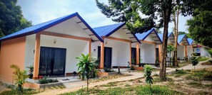 Basic Bungalow, Balcony, Garden View | Free WiFi - Koh Rong Lagoon Bar And Restaurant  (Koh Rong)