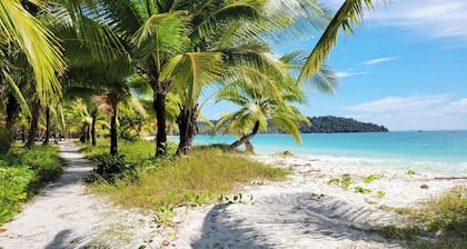 Koh Rong Lagoon Bar And Restaurant