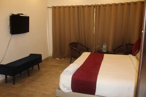 Habitación doble Deluxe | Escritorio, espacio para trabajar con laptop y wifi gratis 