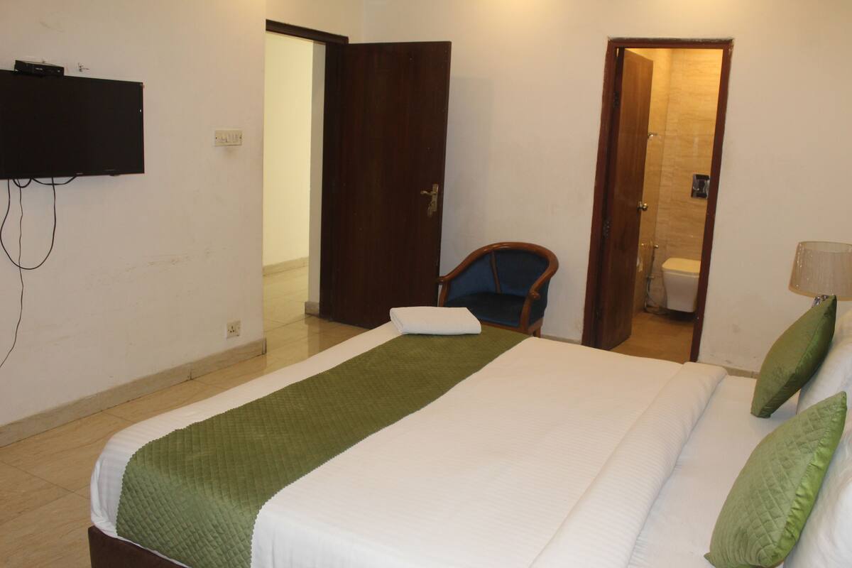 Quarto superior | Escrivaninha, espaço de trabalho para notebook, Wi-Fi de cortesia