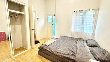 1 Schlafzimmer, Bügeleisen/Bügelbrett