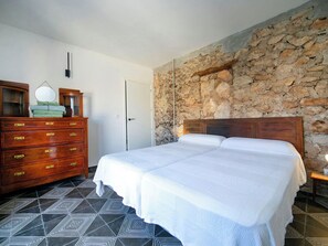 4 bedrooms, desk, Internet - Vacation home Peral by Interhome (Orba)