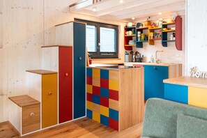 المنشأة من الداخل