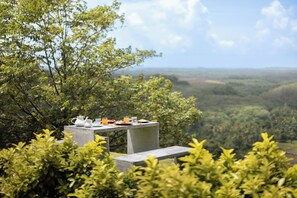 Khu ẩm thực ngoài trời