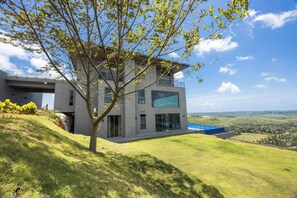 Mặt tiền nơi lưu trú