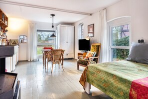 1 habitación, tabla de planchar con plancha, wifi y ropa de cama 